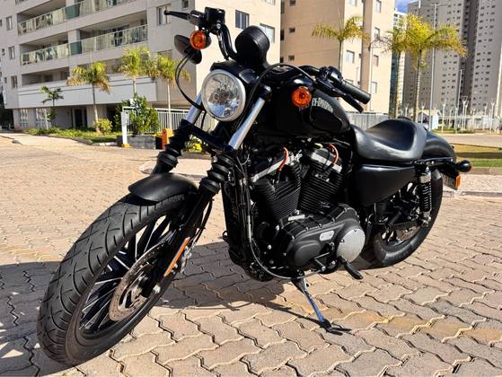 HARLEY-DAVIDSON SPORTSTER XL 883N IRON 